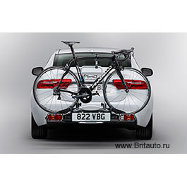 Крепление класса Premium для перевозки 3-х велосипедов, устанавливаемое на фаркоп Jaguar XE, F-Pace, I-Pace и E-Pace. Удобно откидывается.