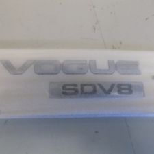 Табличка на багажную дверь Range Rover 2013 - 2017, надпись VOGUE SDV8