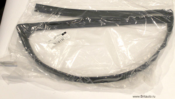Уплотнитель стекла левой передней двери Mazda CX-5