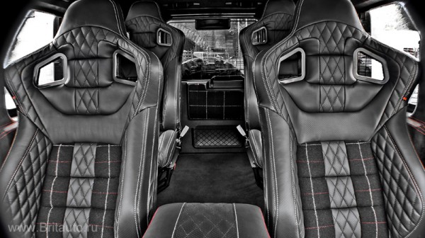 Kahn Design: передние кресла (ковши) и обивка заднего дивана Land Rover Defender 90 и 110, английская кожа / кожа + твид, 5 вариантов цветов.