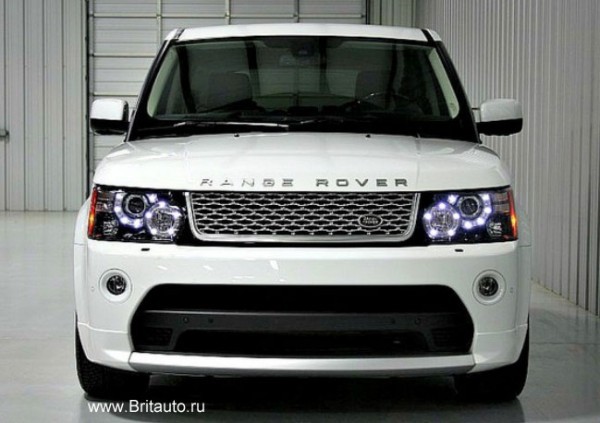 Комплект обвеса Body Kit Range Rover Sport 2010 - 2013, с неподвижной видеокамерой заднего вида в заднем спойлере, без передней камеры. Состоит из 18 компонентов.