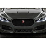 Решетка радиатора Jaguar XE, цвет сетки: Black (черный), обрамление: Gloss Black (черный глянцевый), с круиз-контролем, с камерой. Запчасть оригинальная новая Jaguar, в оригинальной коробке.