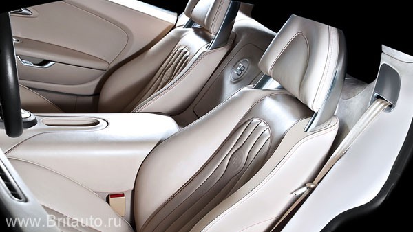 Обивка кресел bugatti veyron от kahn design, кожа nappa светло-кремового цвета.