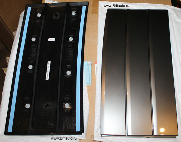 Молдинг (жабра) передней левой двери Range Rover 2013 - 2017, цвет: Dark Atlas. Оригинал Land Rover 100%, в оригинальной упаковке.